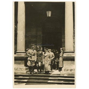 Goebbels with Italian minister in München press photo