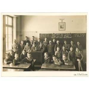 Large HJ school portrait with Hitler slogan