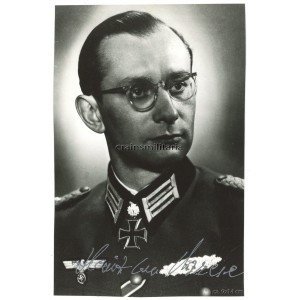 Oak Leaves winner Heinz von Brese - postwar signed portrait